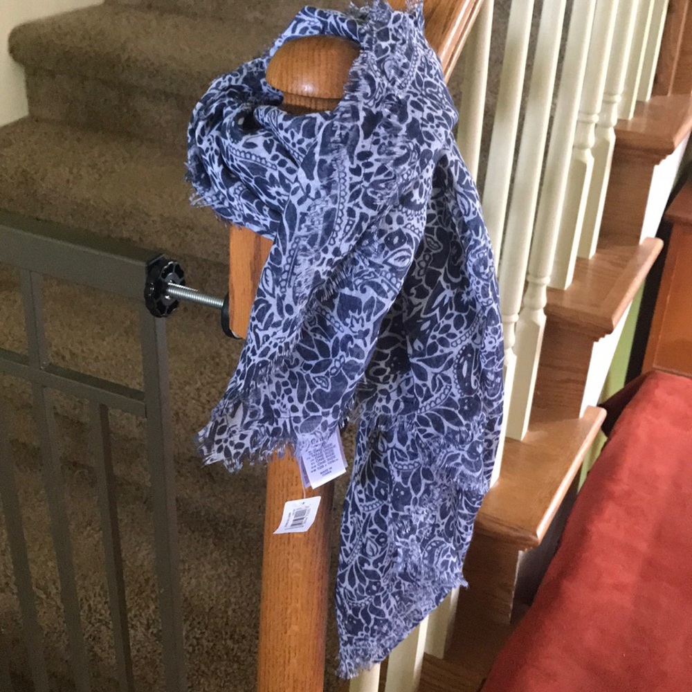 Gap beautiful SCARF!